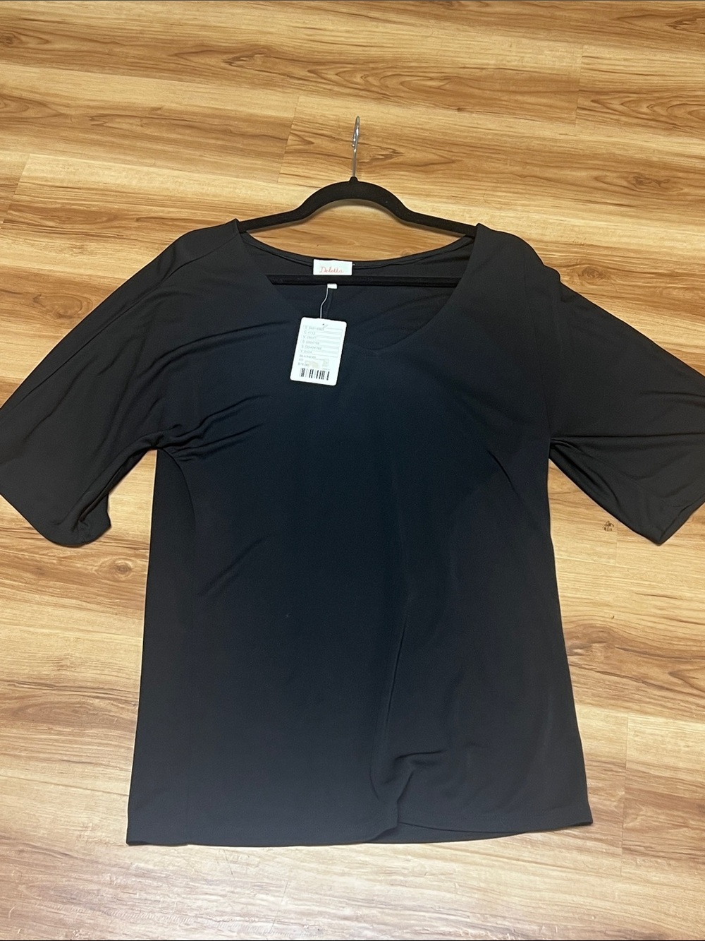 NWT Deletta Anthropologie Black V-Neck Elbow length Sleeve Top Tee blouse